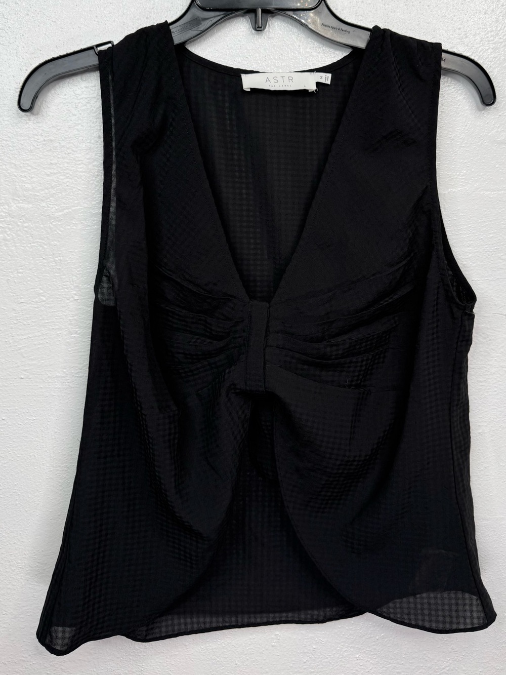 ASTR The Label Blouse Womens M Black Sleeveless Sheer Textured V-Neck